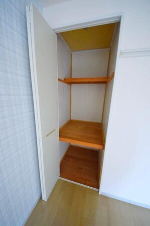 ファミリーカーサの物件内観写真